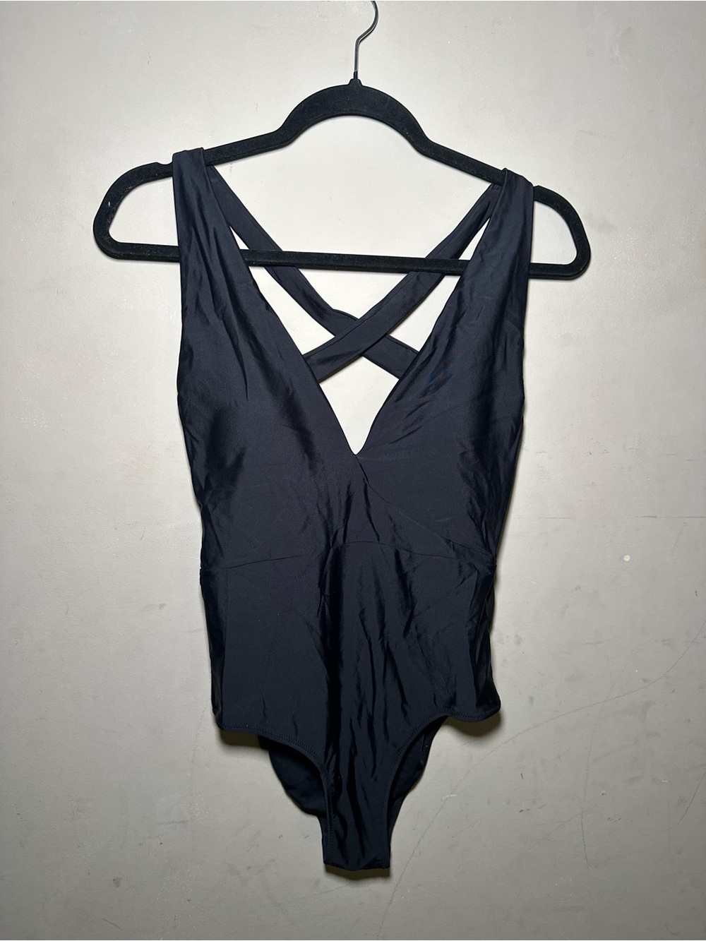 Summersalt one piece swimsuit‎ size 6 solid black Deep Dive plunging criss cross
